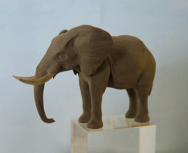 afrikanischer Elefant ca. H 2,6 cm (1:120)