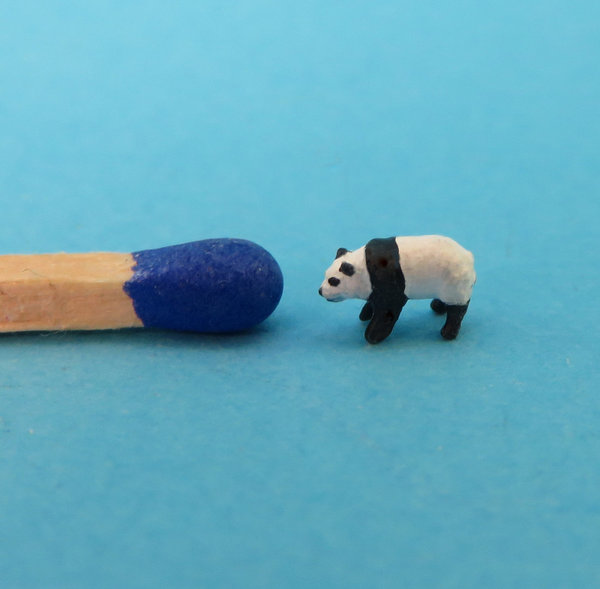 Pandabär stehend H ca. 0,3 cm (1:160)